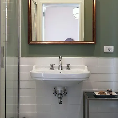 Oda ve Kahvaltı Gotti Charming